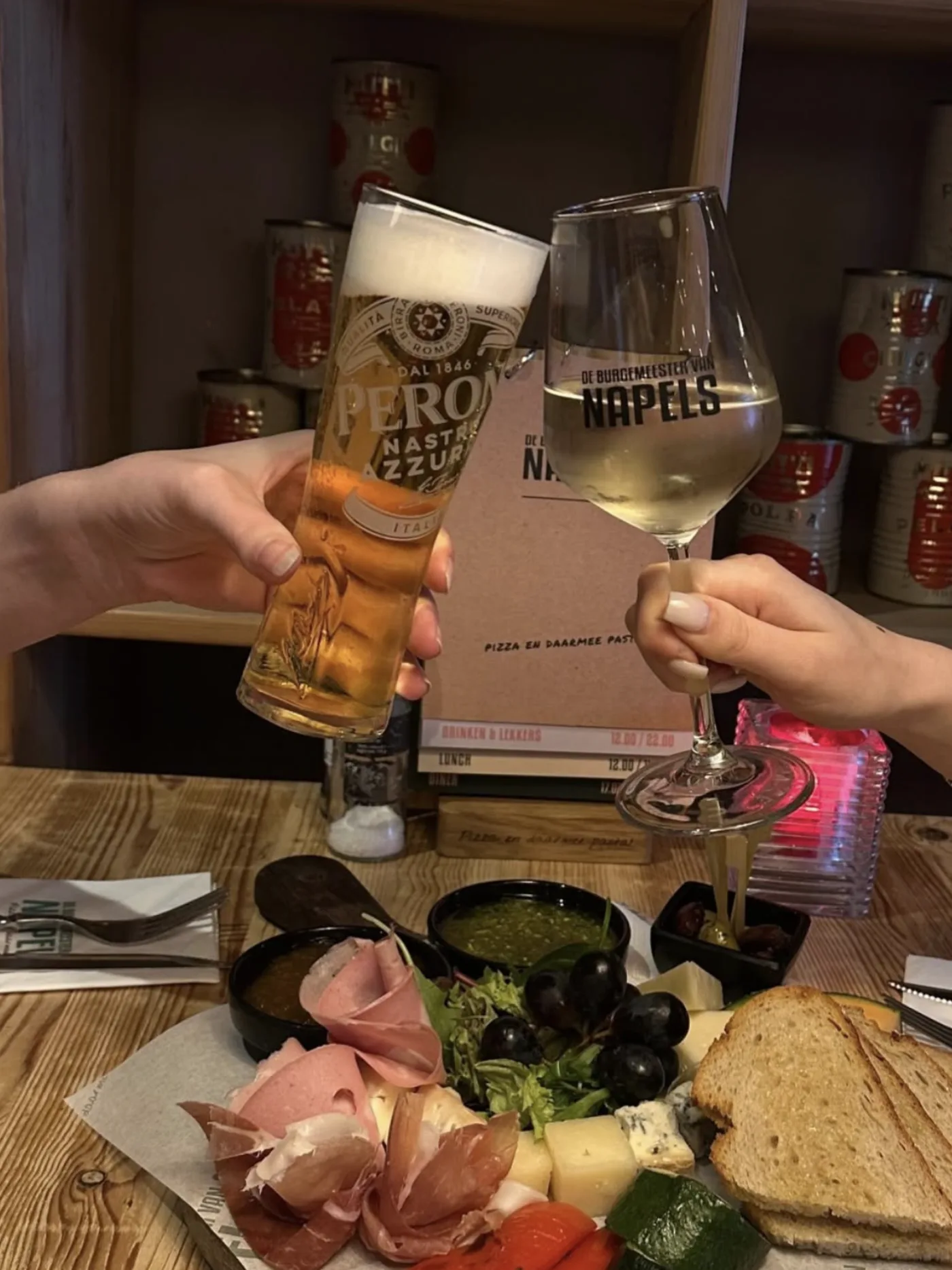 De Burgemeester van Napels, ambiance
